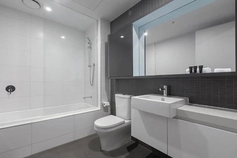 A 3BR Apt Next To Melbourne Zoo FREE Parking - Timeshare Accommodation 3