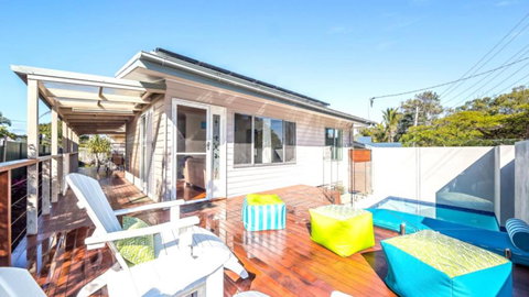 A Beachside Beauty With Pool - Timeshare Accommodation 2