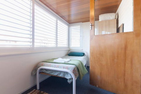 B8 Crawley Apartment 1 BRM & Sleepout Near UWA - Timeshare Accommodation 4