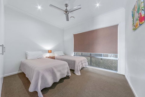 Viewpoint Holiday Home - Cannonvale - Timeshare Accommodation 10