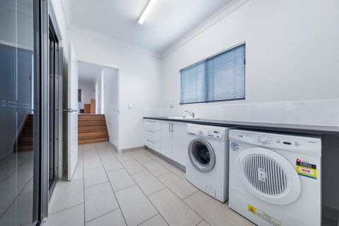 Viewpoint Holiday Home - Cannonvale - Timeshare Accommodation 16