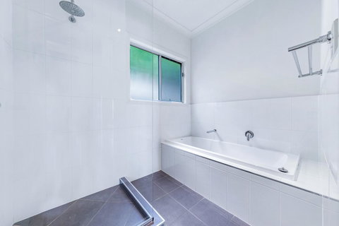 Viewpoint Holiday Home - Cannonvale - Timeshare Accommodation 14