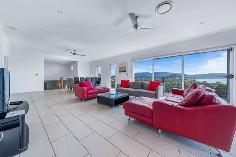 Viewpoint Holiday Home - Cannonvale - Timeshare Accommodation 4
