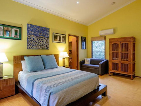Five Bimba (Tractor House) - Timeshare Accommodation 6