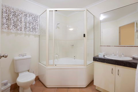 Glenmore Tavern - Timeshare Accommodation 13