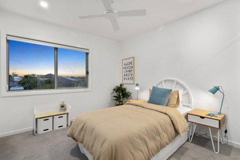 Luxury Canal Front Holiday House - Timeshare Accommodation 3