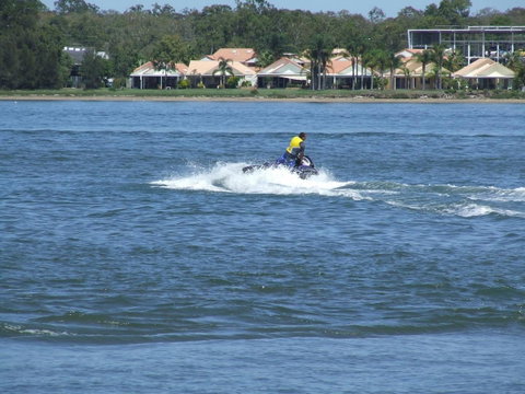 Lowset Home On The Canal - Dolphin Dr, Bongaree - Timeshare Accommodation 14