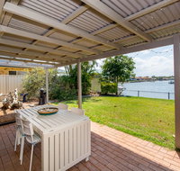 Lowset home on the canal - Dolphin Dr Bongaree - Timeshare Accommodation