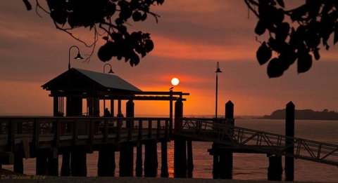 Lowset Home On The Canal - Dolphin Dr, Bongaree - Timeshare Accommodation 18