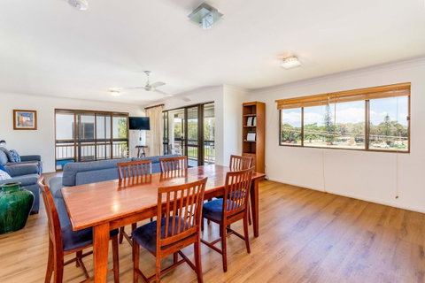 Spacious Unit Overlooking Moreton Bay - Boyd St, Woorim - Timeshare Accommodation 7