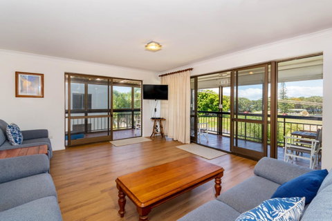 Spacious Unit Overlooking Moreton Bay - Boyd St, Woorim - Timeshare Accommodation 11