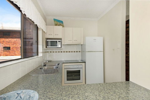 Waterviews,Pool, Wifi Its All Here !- Welsby Pde, Bongaree - Timeshare Accommodation 5