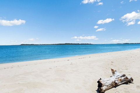Quiet Location Across From Waterfront - South Esp, Bongaree - Timeshare Accommodation 18