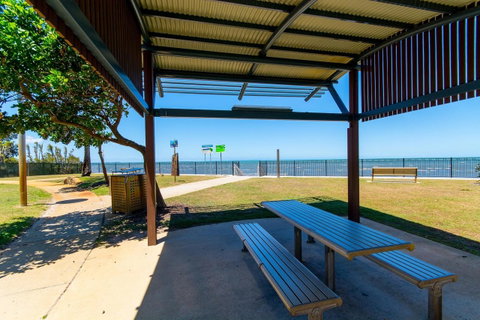 Private Canal Duplex With Pontoon - Oleander Drive, Bongaree - Timeshare Accommodation 1