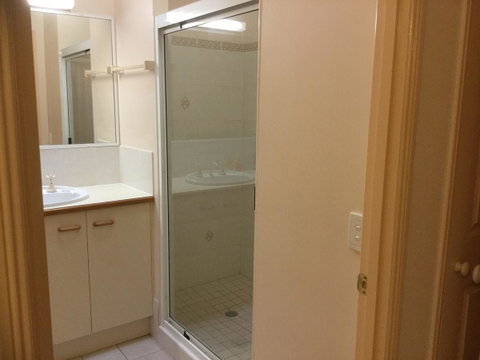 Private Canal Duplex With Pontoon - Oleander Drive, Bongaree - Timeshare Accommodation 5