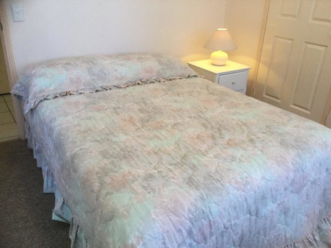 Private Canal Duplex With Pontoon - Oleander Drive, Bongaree - Timeshare Accommodation 10