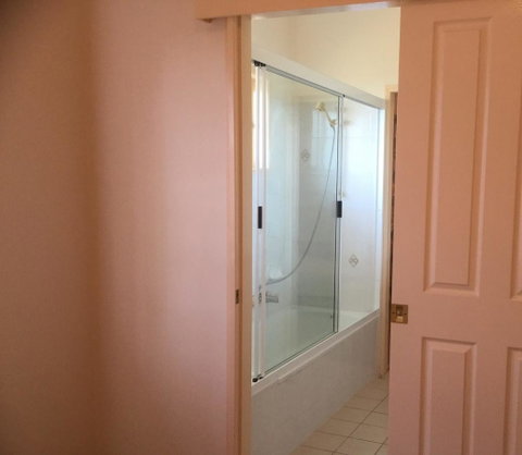 Private Canal Duplex With Pontoon - Oleander Drive, Bongaree - Timeshare Accommodation 16