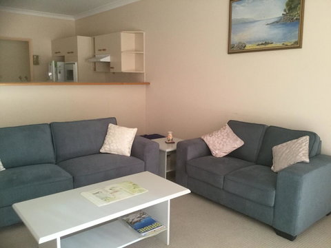 Private Canal Duplex With Pontoon - Oleander Drive, Bongaree - Timeshare Accommodation 15