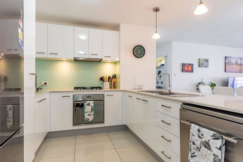 First Floor, Air Conditioned, Free Wi-Fi! - Timeshare Accommodation 11
