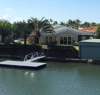 Ground floor family unit on the canal with free WIFI - Timeshare Accommodation