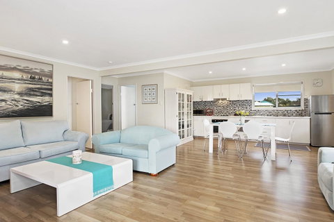 Fishing And Swimming At Your Doorstep - Sylvan Beach Esp, Bellara - Timeshare Accommodation 6