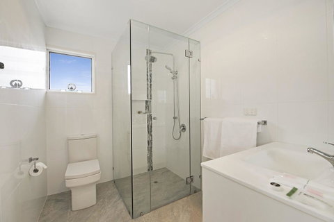 Fishing And Swimming At Your Doorstep - Sylvan Beach Esp, Bellara - Timeshare Accommodation 9