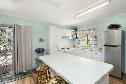 First Floor Unit Close To Shops, Park And Waterfront! - Timeshare Accommodation 8