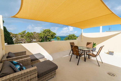 Waterfront Views From Private Rooftop Balcony - Bayview South Esp, Bongaree - Timeshare Accommodation 12