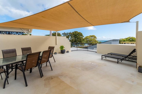 Waterfront Views From Private Rooftop Balcony - Bayview South Esp, Bongaree - Timeshare Accommodation 2