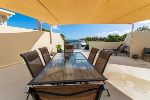 Waterfront Views From Private Rooftop Balcony - Bayview South Esp, Bongaree - Timeshare Accommodation 9