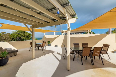 Waterfront Views From Private Rooftop Balcony - Bayview South Esp, Bongaree - Timeshare Accommodation 18