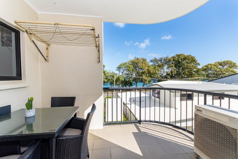Waterfront Views From Private Rooftop Balcony - Bayview South Esp, Bongaree - Timeshare Accommodation 17