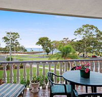 Huge top floor unit across the road....Waterfront - Timeshare Accommodation