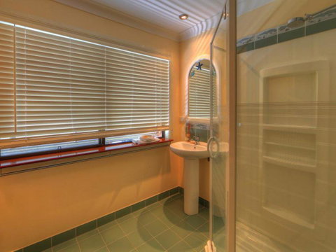 Belle Vue Beach House By Discover Stradbroke - Timeshare Accommodation 5
