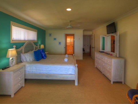 Belle Vue Beach House By Discover Stradbroke - Timeshare Accommodation 1