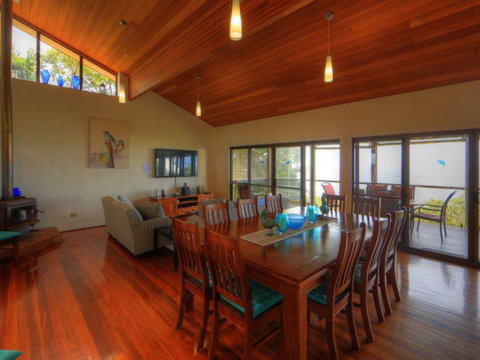 Belle Vue Beach House By Discover Stradbroke - Timeshare Accommodation 0