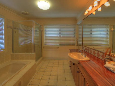 Belle Vue Beach House By Discover Stradbroke - Timeshare Accommodation 9