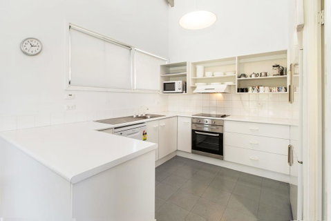 'Matilda' - Spacious & Centrally Located With Great Lake Views - Timeshare Accommodation 3