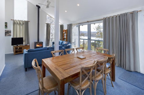 'Matilda' - Spacious & Centrally Located With Great Lake Views - Timeshare Accommodation 0