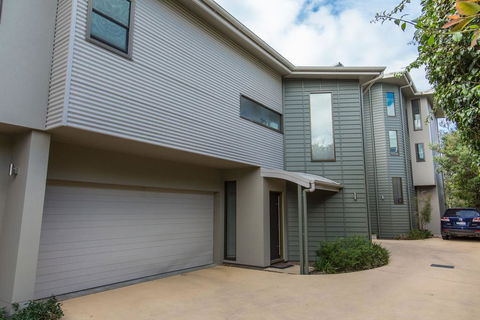 'Rolling Waves 2' On Ocean Drive - Timeshare Accommodation 1