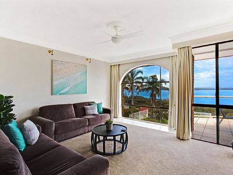 'The Bay', 25 Wallawa Rd - Huge Home With Aircon, Spectacular Views & Chromecast - Timeshare Accommodation 2