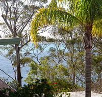 1 'Thurlow Lodge' 6 Thurlow Avenue - air conditioned  pool in the heart of town