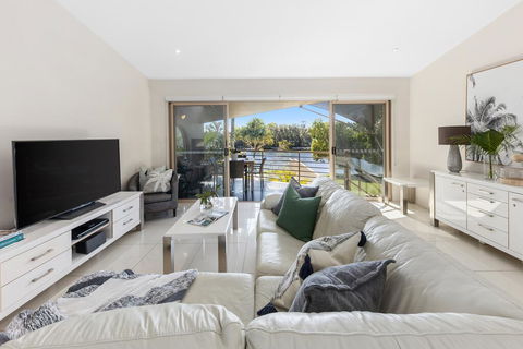 1/106 Noosa Parade - Timeshare Accommodation 2