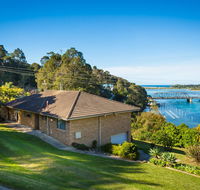 2 Water Crescent - Retro Haven - Timeshare Accommodation