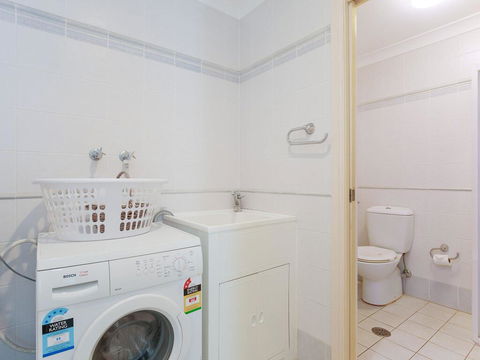 2/141A Soldiers Point Road - Large Waterfront Duplex Across From The Bowling Club - Timeshare Accommodation 3