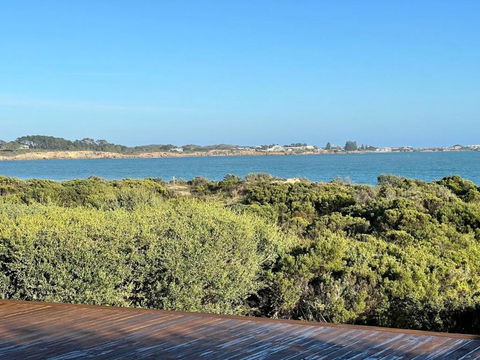 C4 Miles Beach Shack - Timeshare Accommodation 0