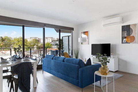 Caulfield Elegance: Chic Abode - Timeshare Accommodation 0