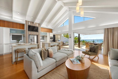 Coolum OCEAN VIEWS, Oasis Pool, Cinema & Games Room - Timeshare Accommodation 2
