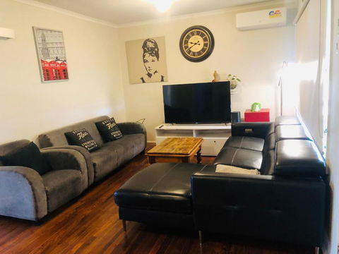 D122 Lovely London Home - Timeshare Accommodation 2