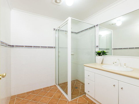 3 'Peninsula Waters', 2-4 Soldiers Point Rd - Beautiful Air Conditioned Unit With Pool, Lift & WIFI - Timeshare Accommodation 2